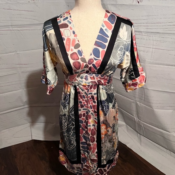 single dress Dresses & Skirts - Single Dress: 100% Silk Dres
